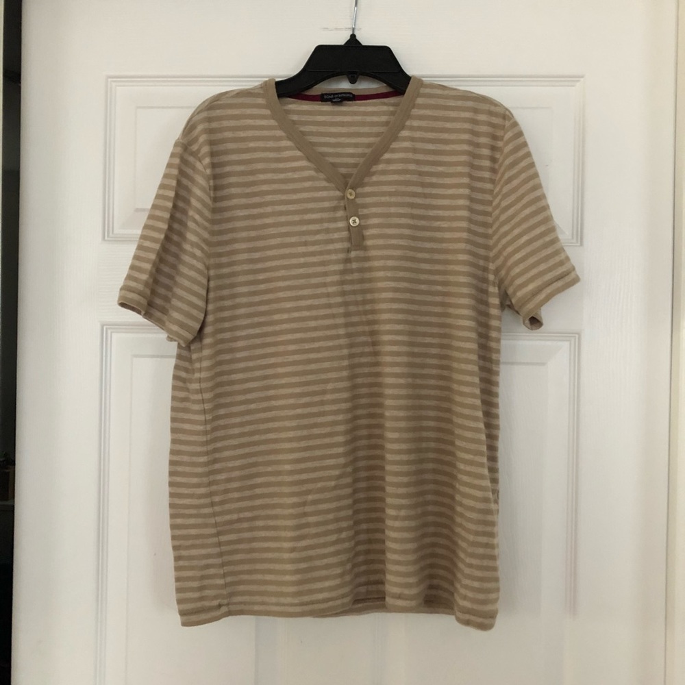 Short sleeve creamy striped Henley - Size M